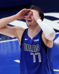 星空体育官网-东契奇为何总是末节低迷 队友需给他更多支持