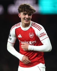 BBC：16岁道曼今夏要中考，阿森纳有安保团队，派一人专门陪着他