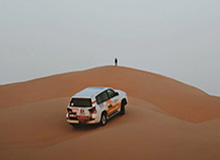 【直播】Jiejie看Xiaoxu一打四：黑哥们这身板也太硬了！这都没死